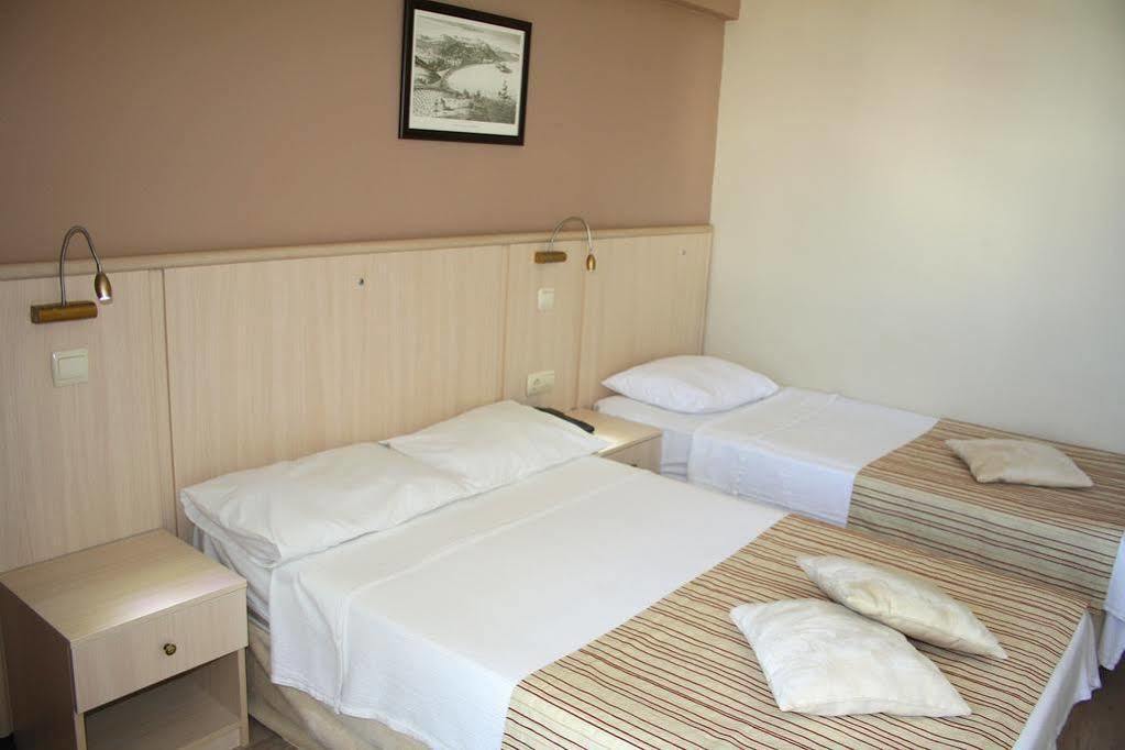 Ileri Hotel & Apartments Çeşme Exterior foto